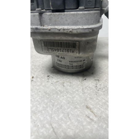 Pompe de direction VOLKSWAGEN POLO 4 PHASE 2 d’occasion