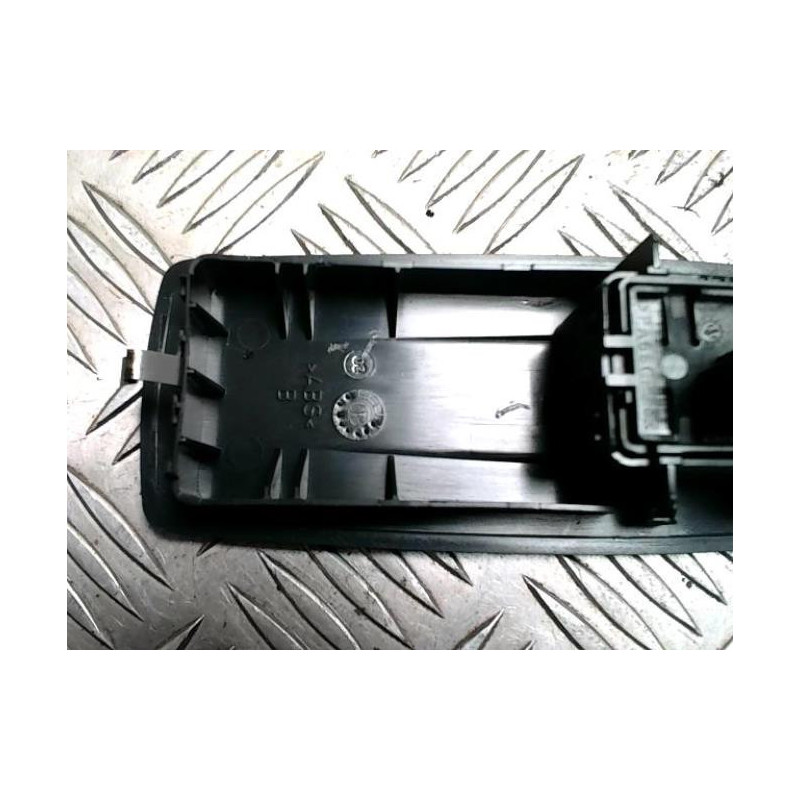 Interrupteur de leve vitre avant droit RENAULT MEGANE 3 PHASE 1 COUPE d’occasion