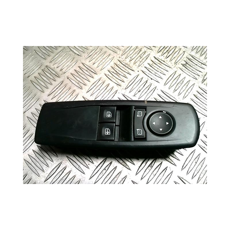 Interrupteur de leve vitre avant gauche RENAULT MEGANE 3 PHASE 1 COUPE d’occasion