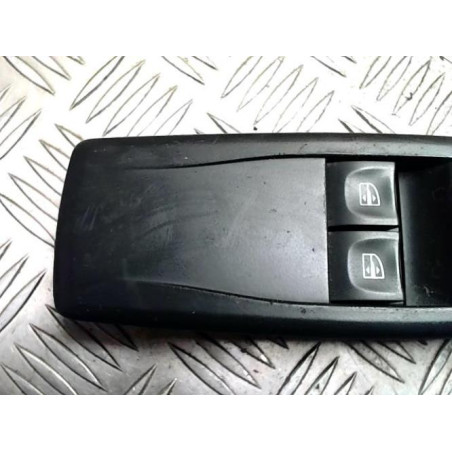 Interrupteur de leve vitre avant gauche RENAULT MEGANE 3 PHASE 1 COUPE d’occasion