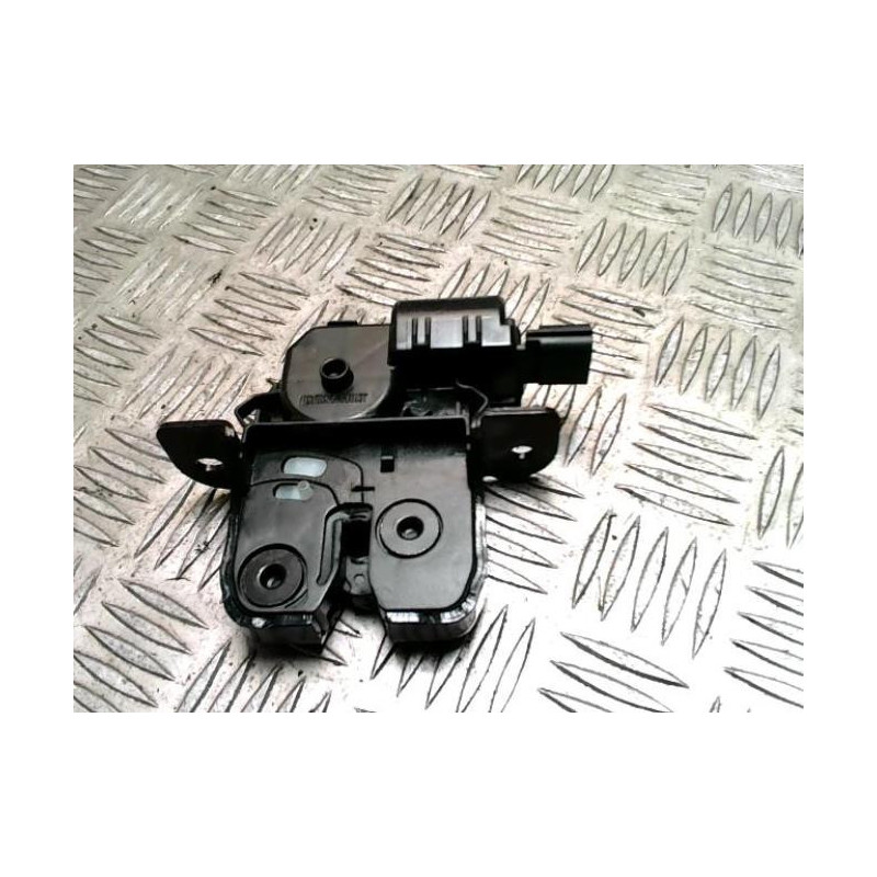 Serrure de coffre RENAULT CLIO 4 PHASE 1 d’occasion