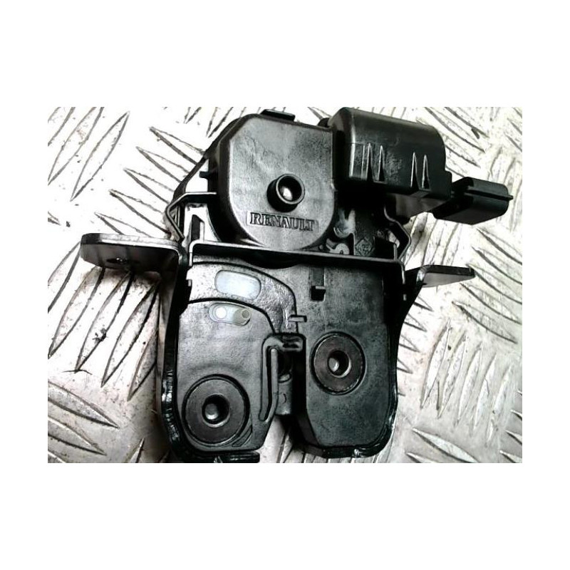 Serrure de coffre RENAULT CLIO 4 PHASE 1 d’occasion