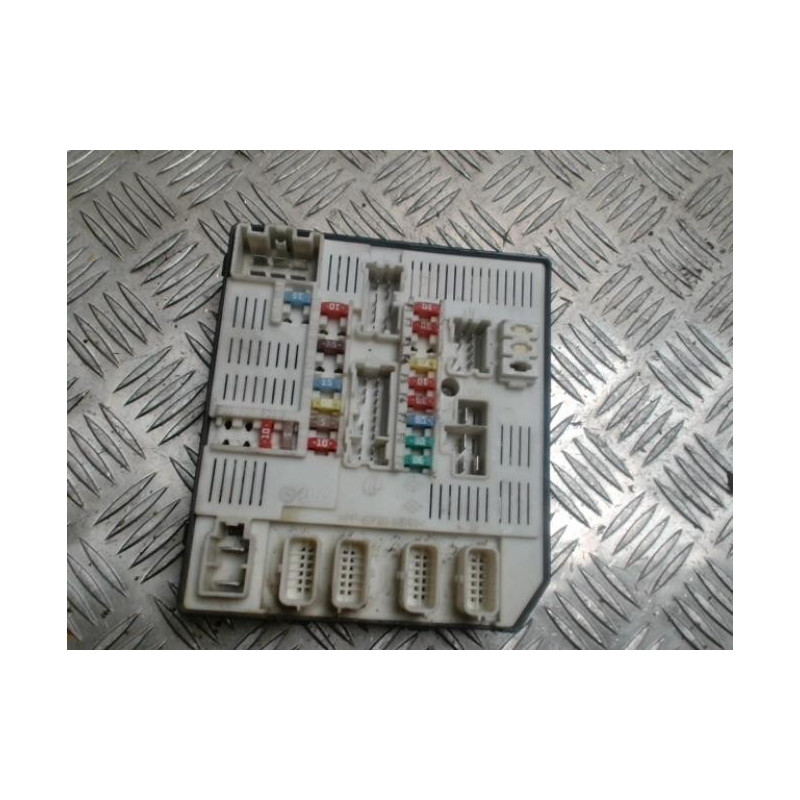 Porte fusible RENAULT LAGUNA 3 PHASE 1 d’occasion