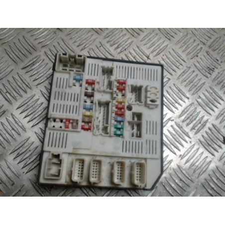 Porte fusible RENAULT LAGUNA 3 PHASE 1 d’occasion