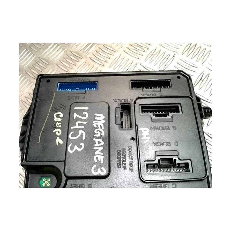 Boitier servitude moteur (BSM) RENAULT MEGANE 3 PHASE 1 COUPE d’occasion