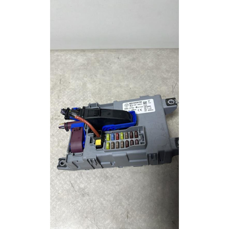 Porte fusible FIAT 500 2 CABRIO PHASE 1 d’occasion