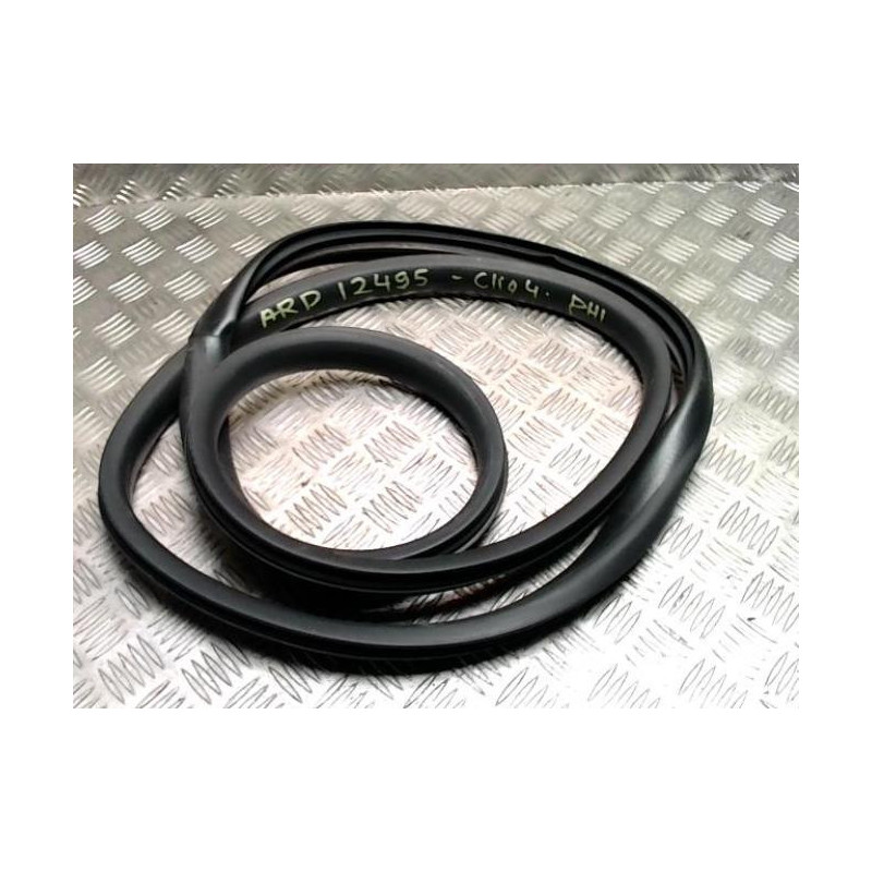 Joint de porte arriere droite RENAULT CLIO 4 PHASE 1 d’occasion