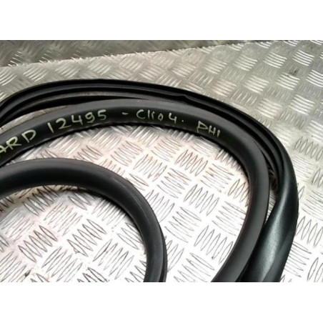 Joint de porte arriere droite RENAULT CLIO 4 PHASE 1 d’occasion
