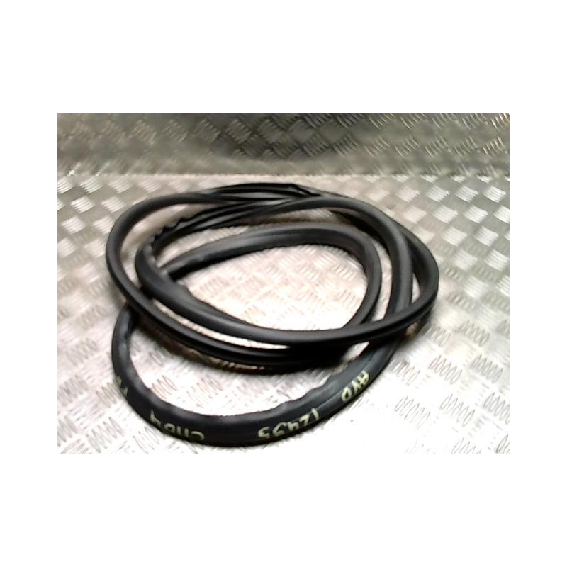Joint de porte avant droite RENAULT CLIO 4 PHASE 1 d’occasion