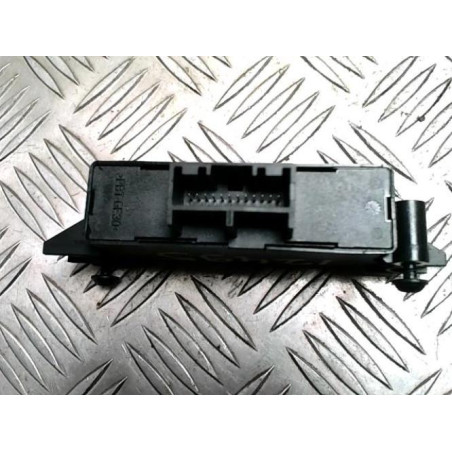 Boitier d'aide au stationnement RENAULT CLIO 4 PHASE 1 d’occasion