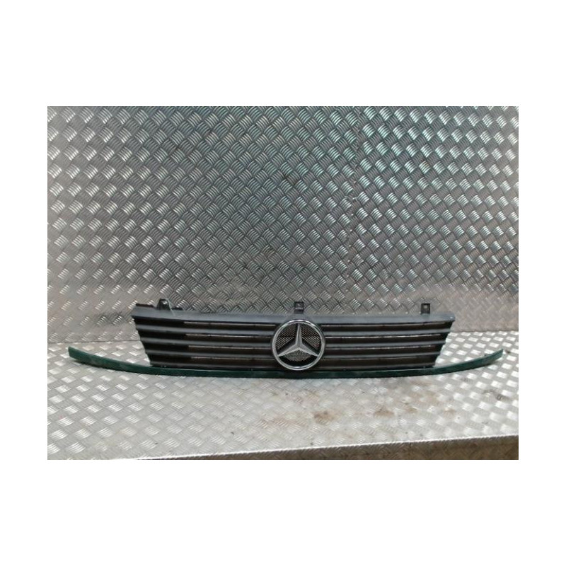 Calandre MERCEDES VITO 638 d’occasion