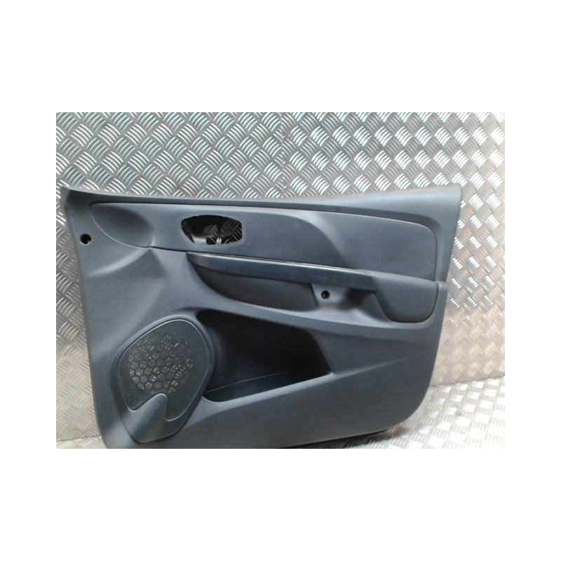 Panneau de porte avant droit RENAULT CLIO 4 PHASE 1 d’occasion