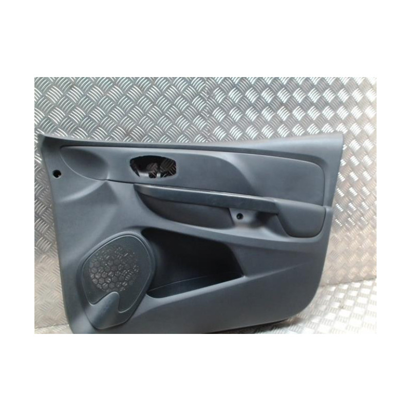 Panneau de porte avant droit RENAULT CLIO 4 PHASE 1 d’occasion