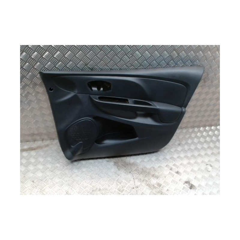 Panneau de porte avant droit RENAULT CLIO 4 PHASE 1 d’occasion