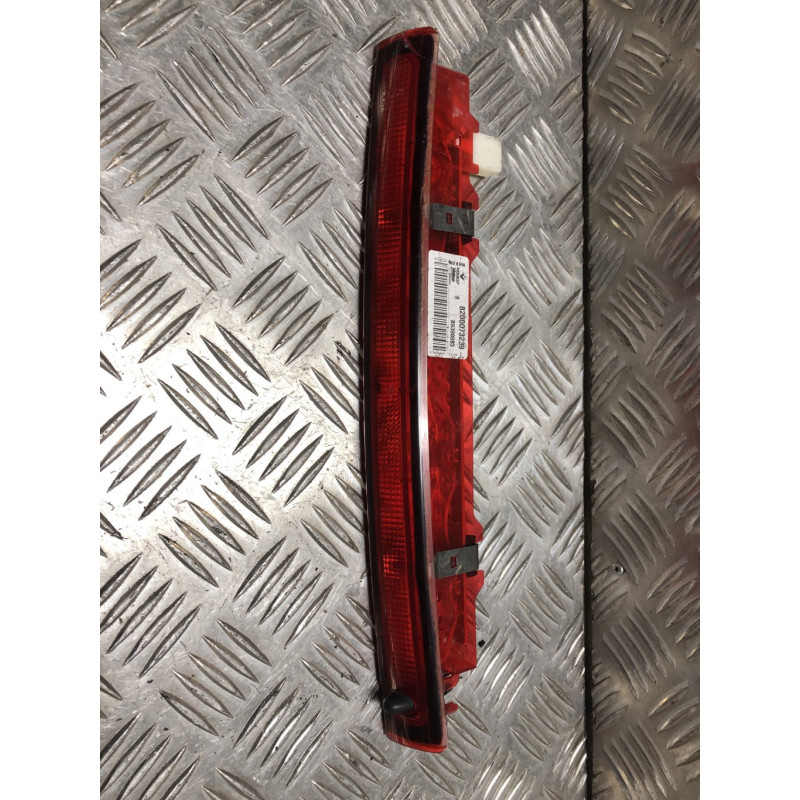 Feu arriere stop central RENAULT MEGANE 2 PHASE 2 d’occasion