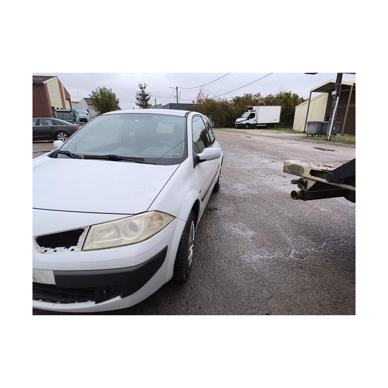 Feu arriere stop central RENAULT MEGANE 2 PHASE 2 d’occasion
