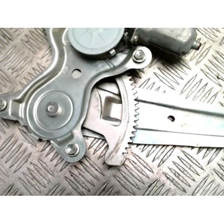 Leve vitre electrique arriere gauche TOYOTA RAV4 3 PHASE 3 d’occasion