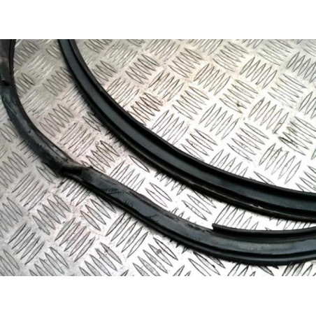 Joint de porte arriere gauche TOYOTA RAV4 3 PHASE 3 d’occasion