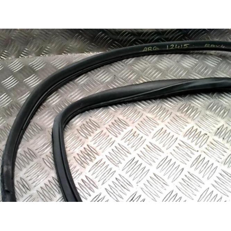 Joint de porte arriere gauche TOYOTA RAV4 3 PHASE 3 d’occasion