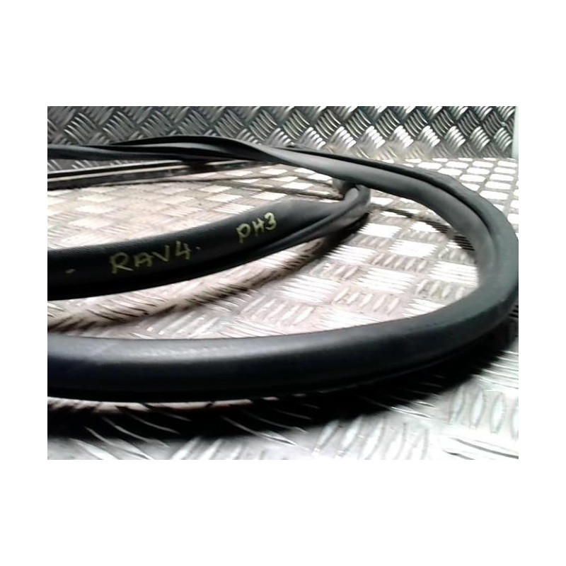 Joint de porte avant droite TOYOTA RAV4 3 PHASE 3 d’occasion