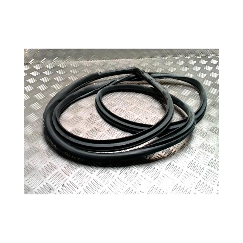 Joint de porte arriere droite TOYOTA RAV4 3 PHASE 3 d’occasion