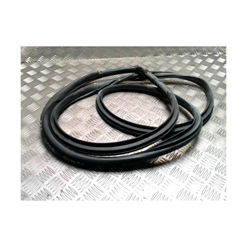 Joint de porte arriere droite TOYOTA RAV4 3 PHASE 3 d’occasion