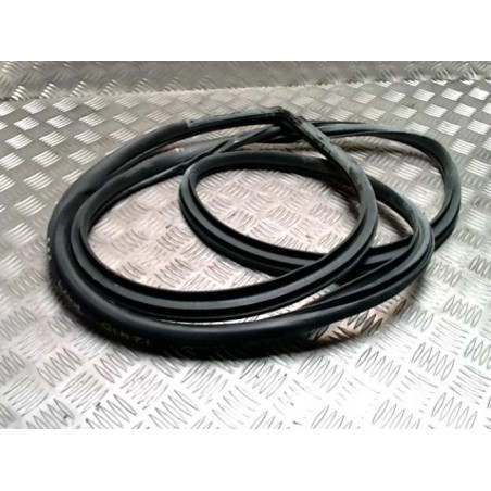 Joint de porte arriere droite TOYOTA RAV4 3 PHASE 3 d’occasion
