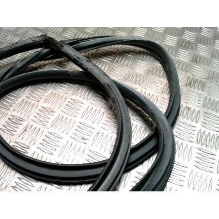 Joint de porte arriere droite TOYOTA RAV4 3 PHASE 3 d’occasion