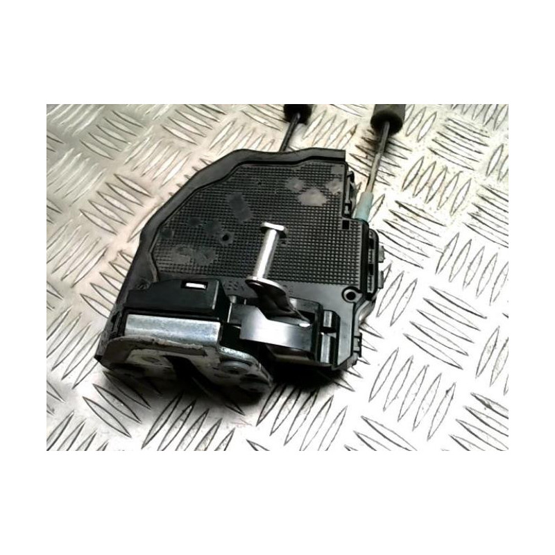 Serrure arriere droit TOYOTA RAV4 3 PHASE 3 d’occasion