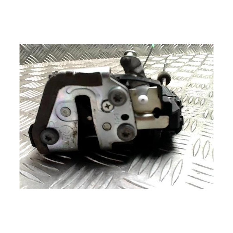 Serrure arriere droit TOYOTA RAV4 3 PHASE 3 d’occasion