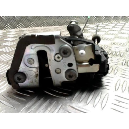Serrure arriere droit TOYOTA RAV4 3 PHASE 3 d’occasion