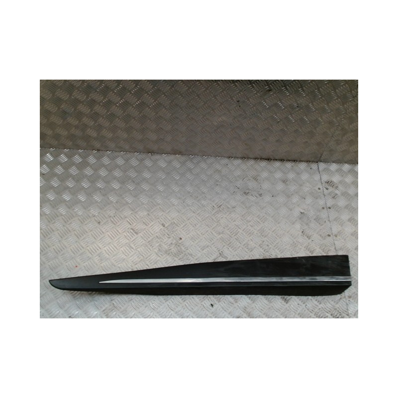 Baguette de porte avant gauche RENAULT CLIO 4 PHASE 1 d’occasion
