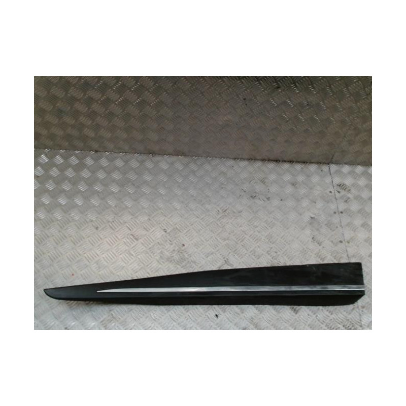 Baguette de porte avant gauche RENAULT CLIO 4 PHASE 1 d’occasion