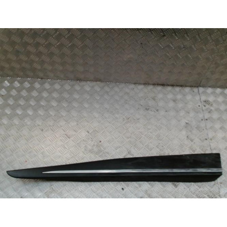 Baguette de porte avant gauche RENAULT CLIO 4 PHASE 1 d’occasion