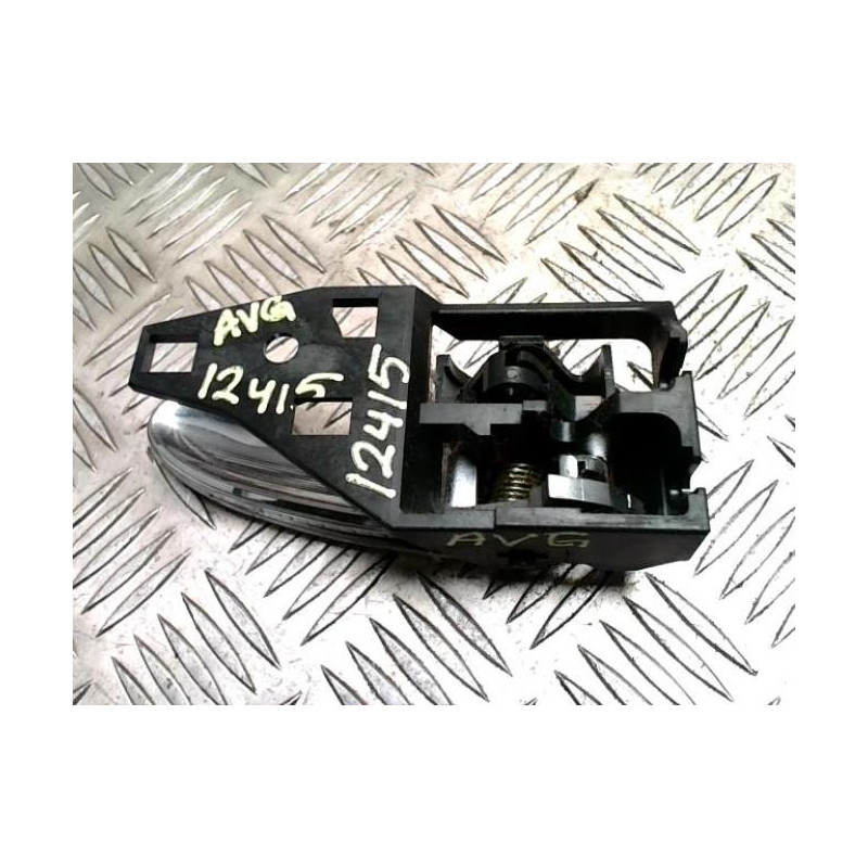 Poignee interieur avant gauche TOYOTA RAV4 3 PHASE 3 d’occasion
