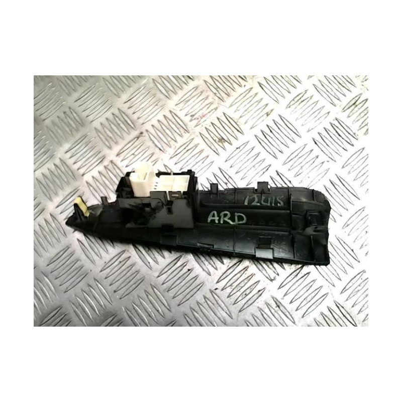 Interrupteur de leve vitre arriere droit TOYOTA RAV4 3 PHASE 3 d’occasion