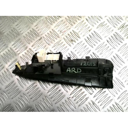 Interrupteur de leve vitre arriere droit TOYOTA RAV4 3 PHASE 3 d’occasion