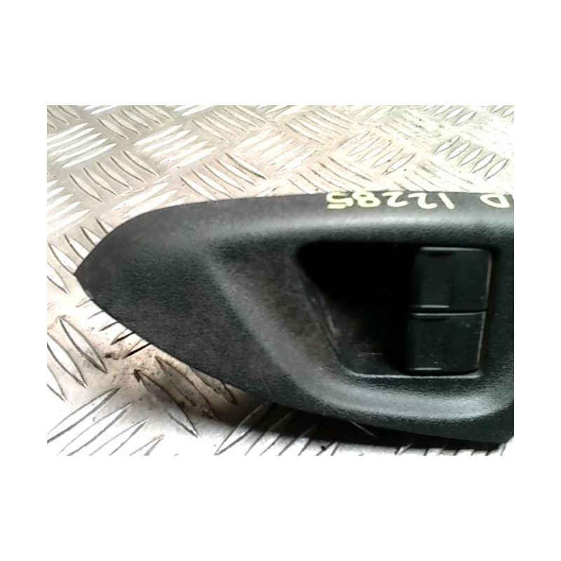 Interrupteur de leve vitre avant droit CITROEN C1 2 d’occasion
