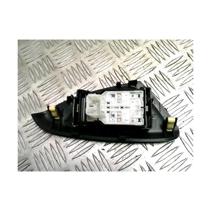 Interrupteur de leve vitre avant droit CITROEN C1 2 d’occasion