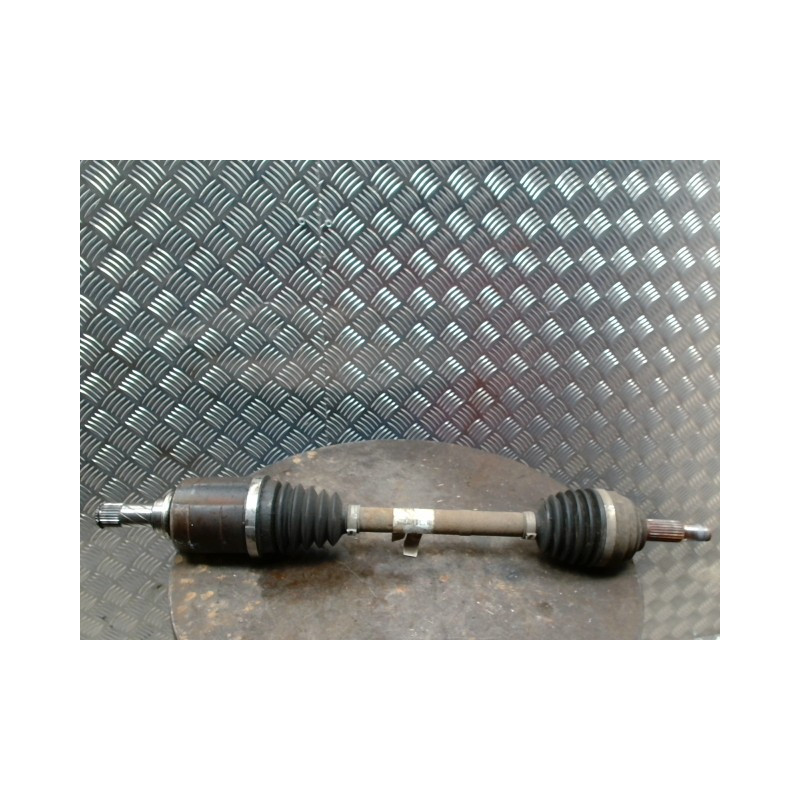 Cardan gauche (transmission) DACIA SANDERO 1 d’occasion