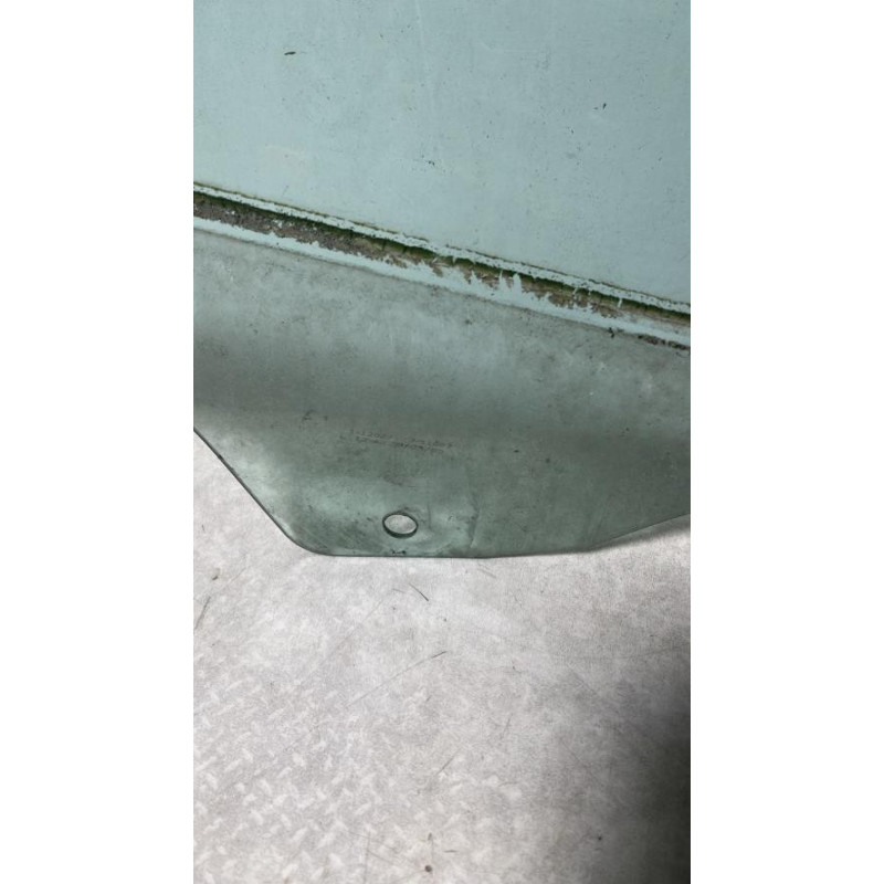 Vitre avant droit FIAT GRANDE PUNTO d’occasion