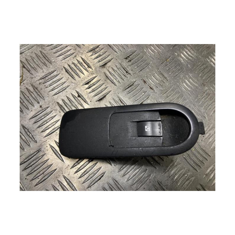 Interrupteur de leve vitre avant droit RENAULT SCENIC 2 PHASE 2 d’occasion