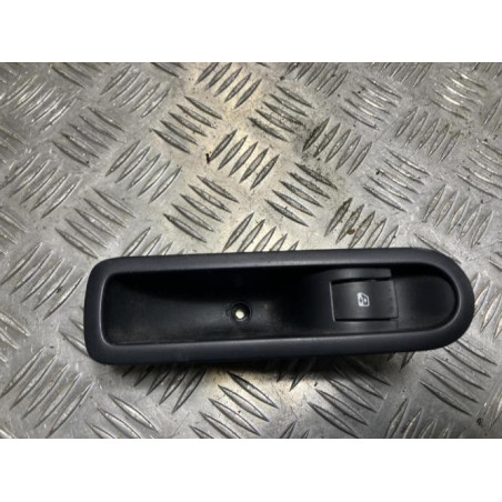 Interrupteur de leve vitre arriere droit RENAULT SCENIC 2 PHASE 2 d’occasion
