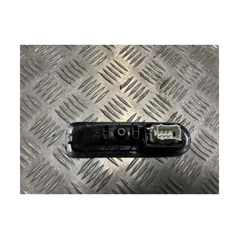 Interrupteur de leve vitre arriere droit RENAULT SCENIC 2 PHASE 2 d’occasion