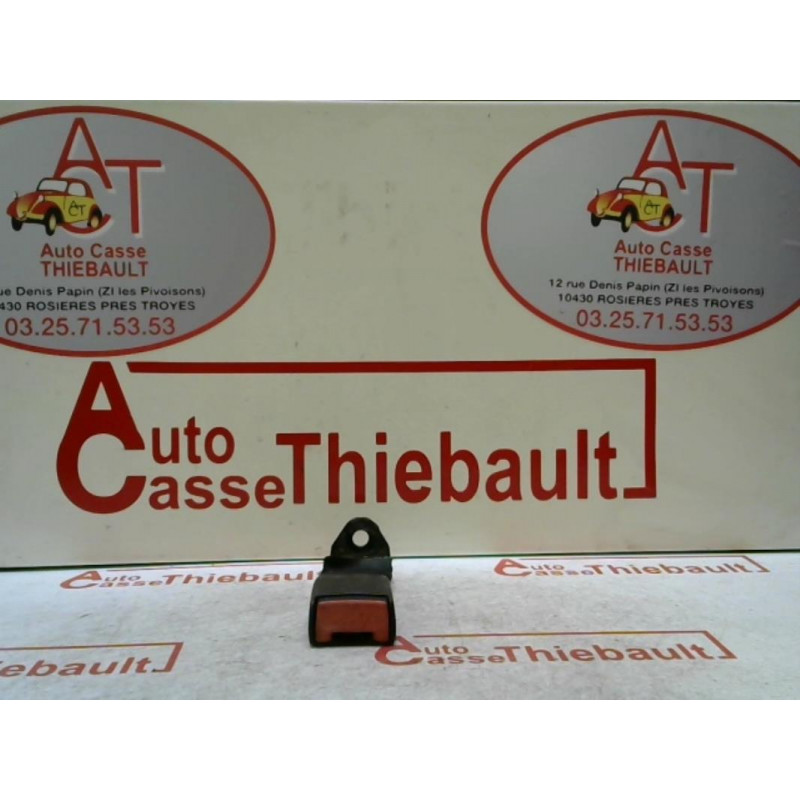 Attache ceinture arriere droit RENAULT CLIO I PHASE 1 d’occasion