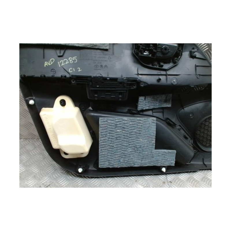 Panneau de porte avant droit CITROEN C1 2 d’occasion