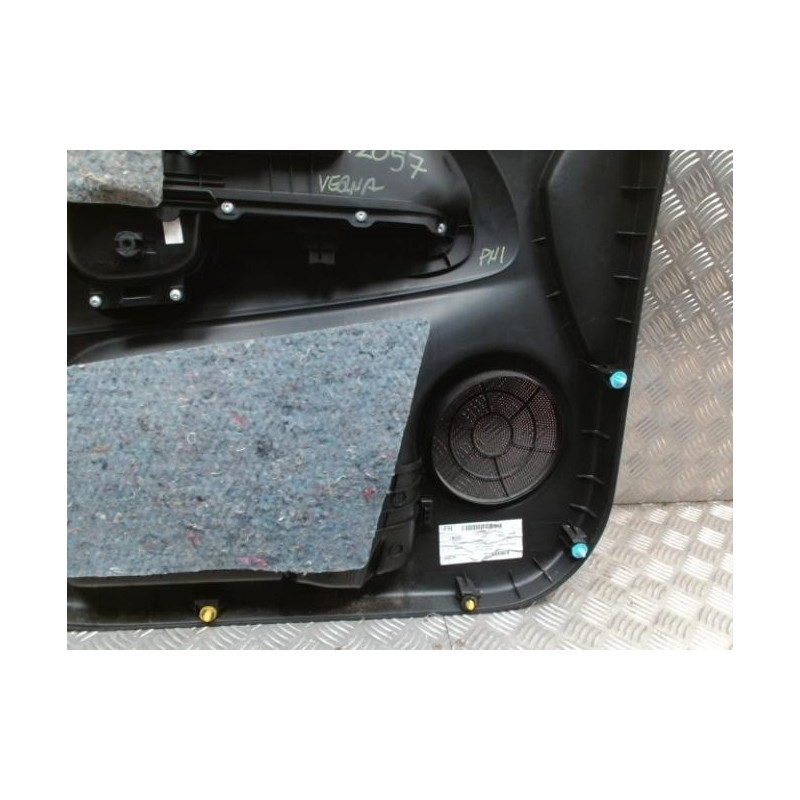 Panneau de porte avant droit KIA VENGA PHASE 1 d’occasion