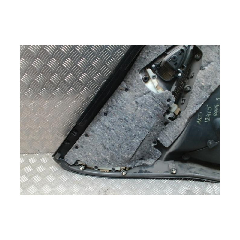 Panneau de porte arriere droit TOYOTA RAV4 3 PHASE 3 d’occasion