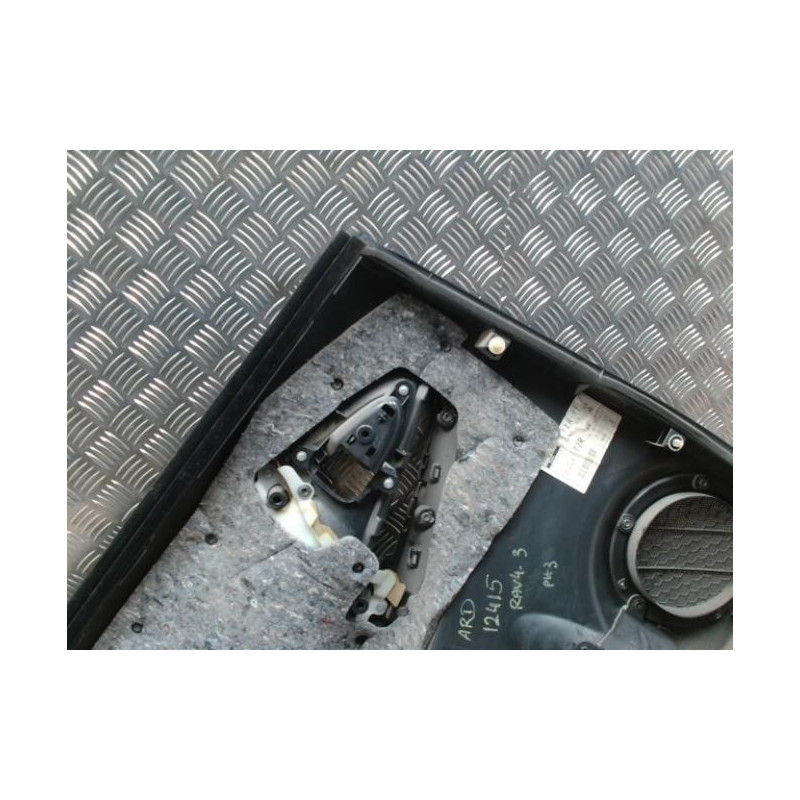 Panneau de porte arriere droit TOYOTA RAV4 3 PHASE 3 d’occasion