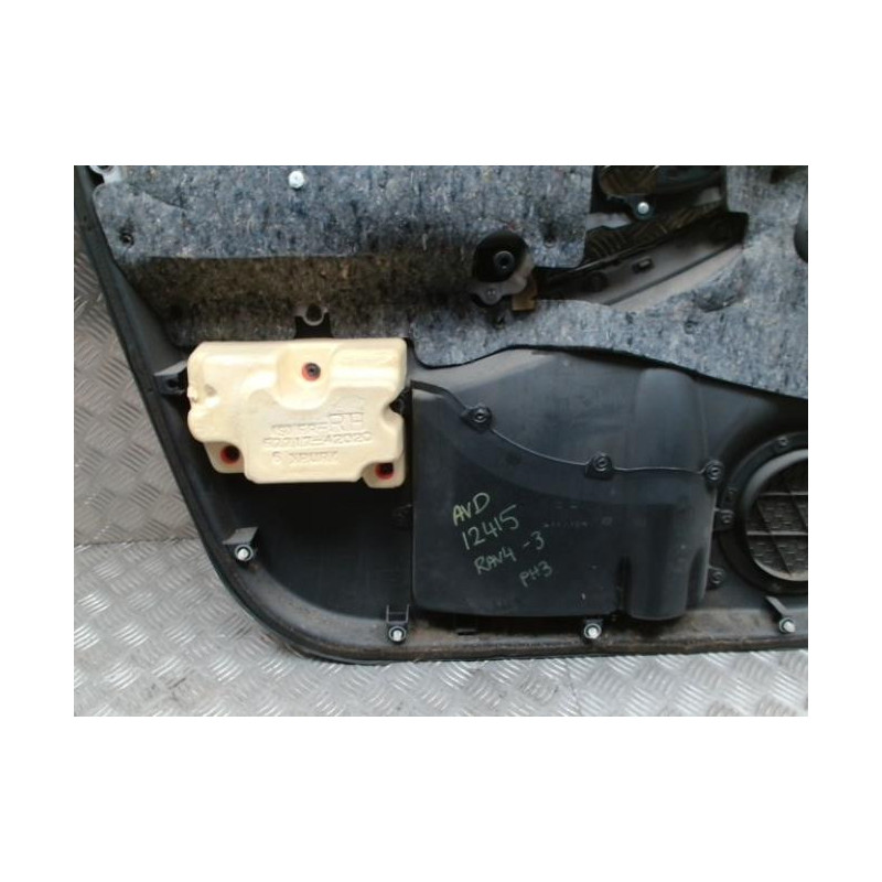Panneau de porte avant droit TOYOTA RAV4 3 PHASE 3 d’occasion